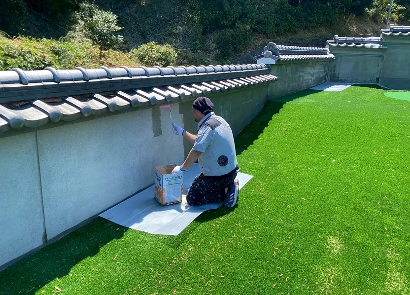 しっくい塗りの施工の様子